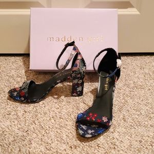 NIB - Madden Girl Navy Floral/Multi Pattern Beella - Block Heel - Sz 8.5